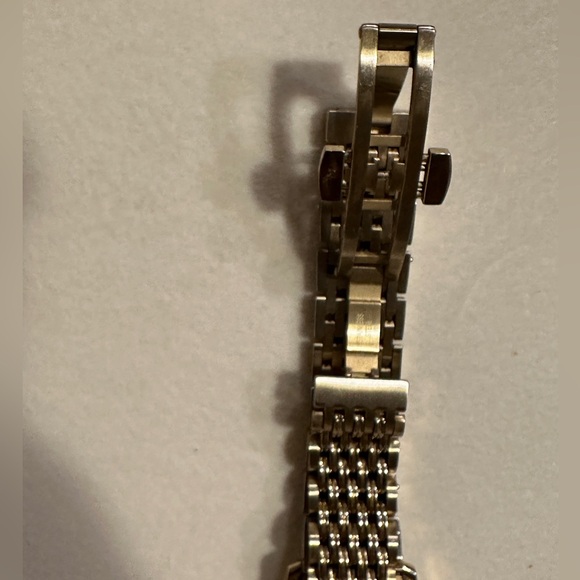 Ladies' Gucci G-Timeless with Bee Slim Silver Dial Gold-Tone Watch, 29mm - Picture 6 of 14